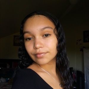 Meet your Posher, Mia